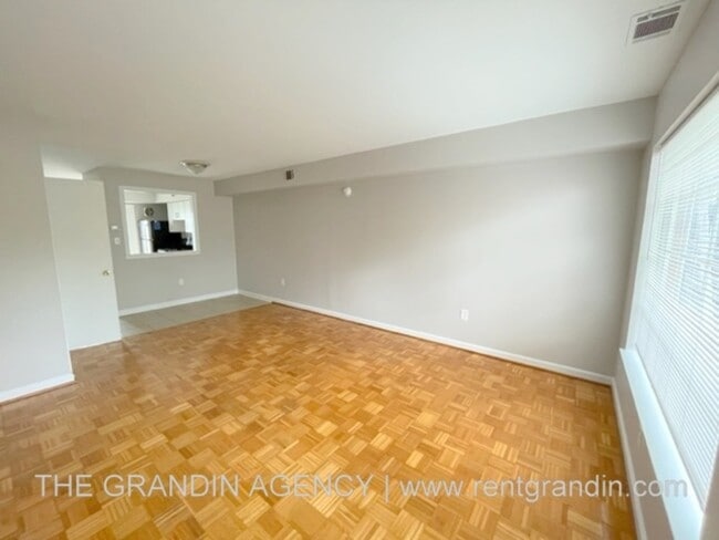 Photo - 1809 Grandin Rd SW