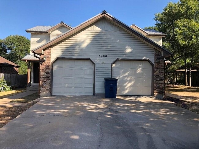 Building Photo - 5908 Parkwood Dr