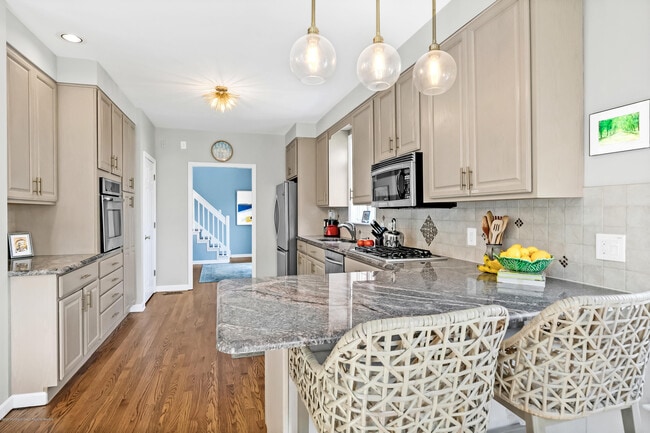 Photo - 405 Salem Ave