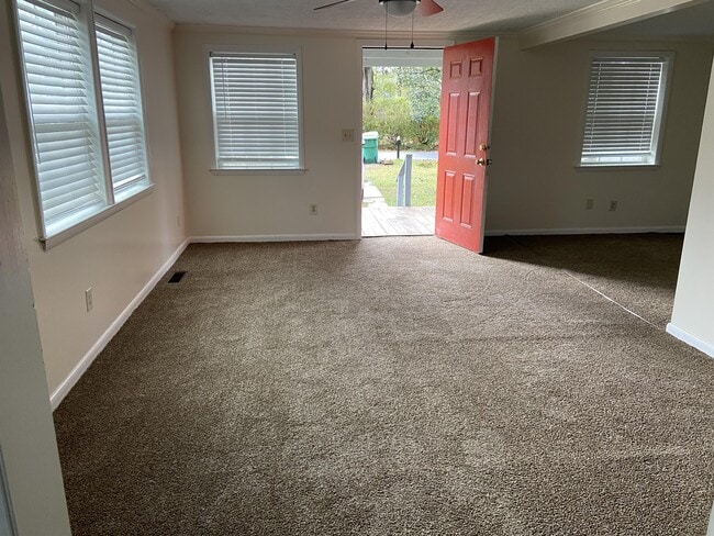 Photo - 2738 Dogwood Cir