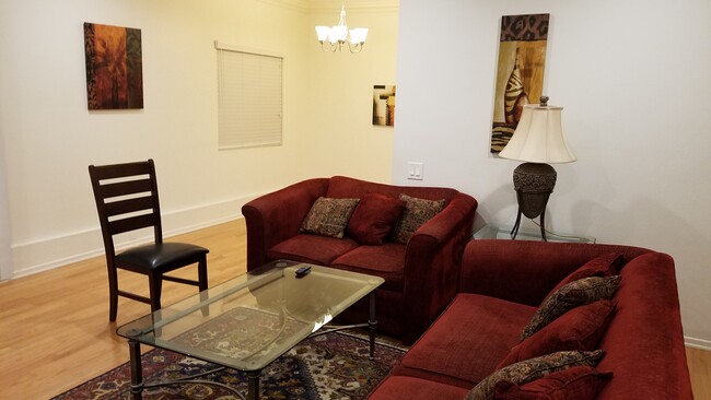 Building Photo - 1115 S Elm Dr Unit SS Rental