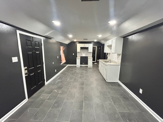 Photo - 1850 Davis Cir
