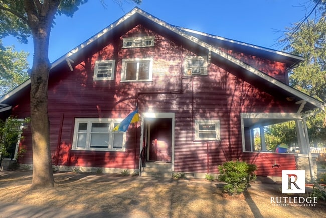 Photo - 10 Willamette Ave