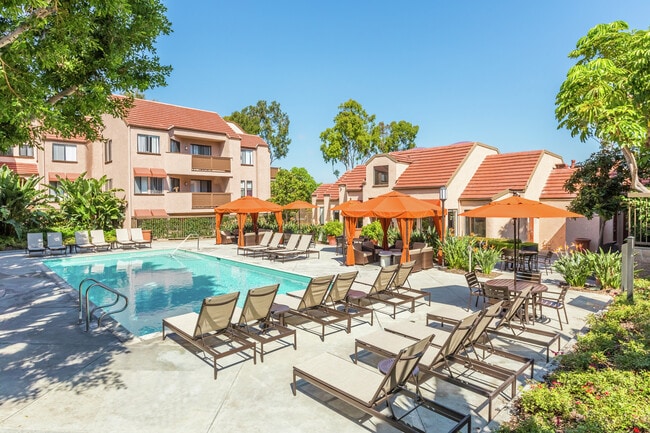 Photo - Berkeley-Columbia Court Apartments
