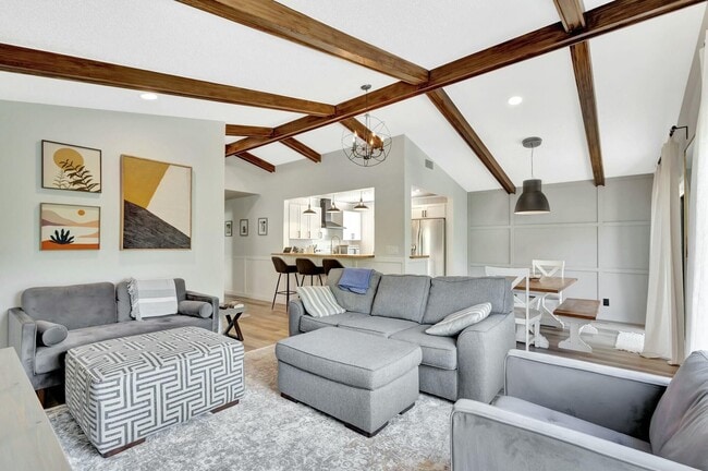 Photo - 83 Ironwood Way N