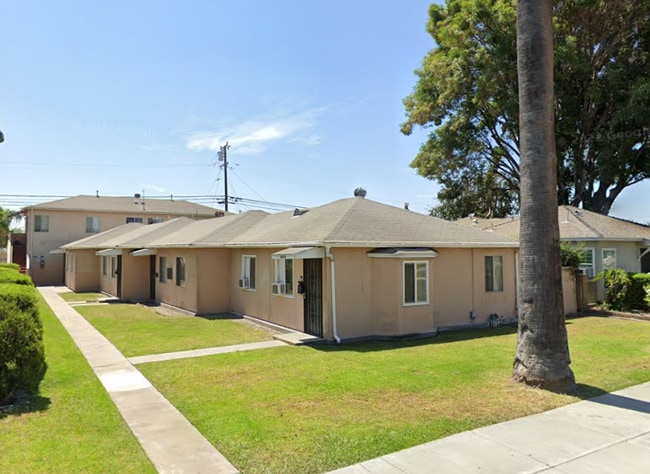 Photo - 11730 Lakewood Blvd Unit 11730 Lakewood