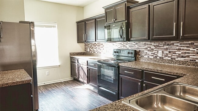 Photo - 10510 Pine Landing Dr