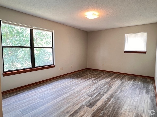 Building Photo - 1023 NE Lindsay Ave Unit B Rental