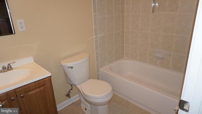 Photo - 8105 Legation Rd