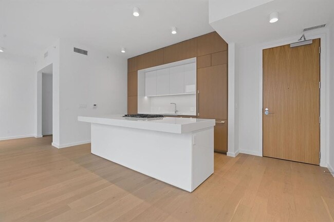 Photo - 313 W 17th St Unit 2106