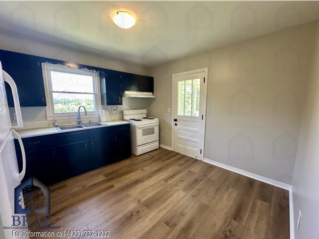 Photo - One level living with scenic views
