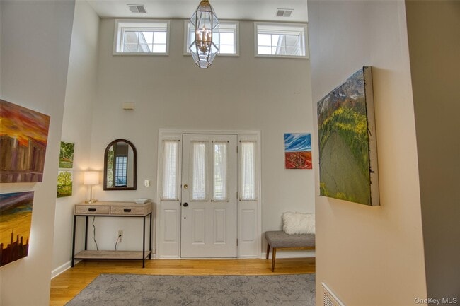 Photo - 208 Cinnamon Cir