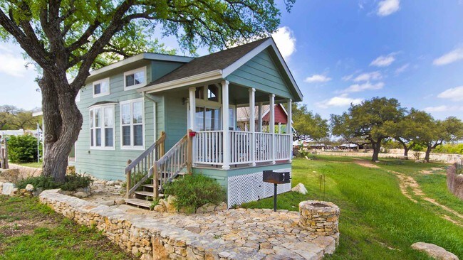 La Hacienda Resort Cottages Apartments For Rent In Austin Tx
