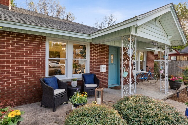 Photo - 2732 Catherine St
