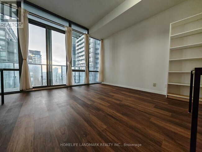 Photo - 832 Bay St. Unité 3006