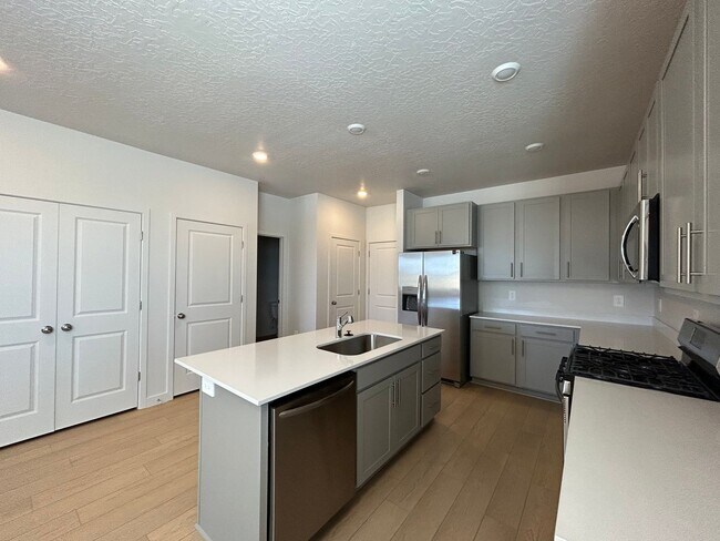 Photo - 4 Bedroom 2.5 Bathroom Townhome in Lehi!