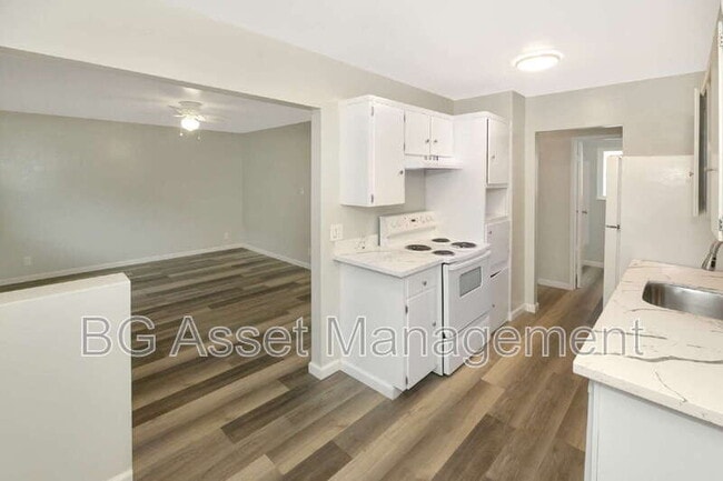 Photo - 1932 Ethan Wy Unit 3