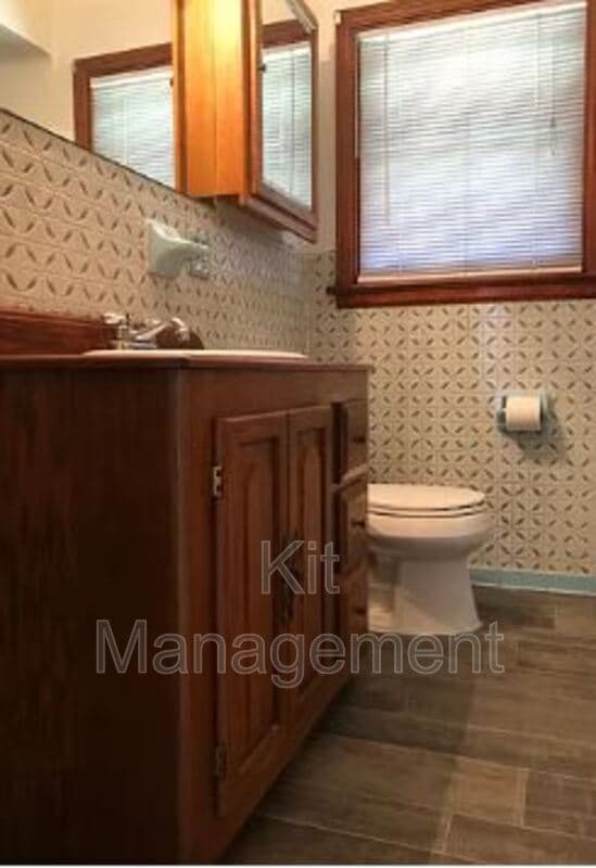 Photo - 2555 W Laskey Rd