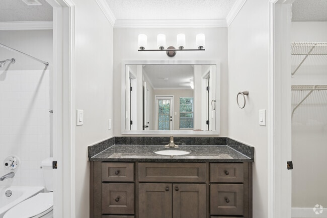 2BR, 2BA - 1,100SF - Primary Bathroom