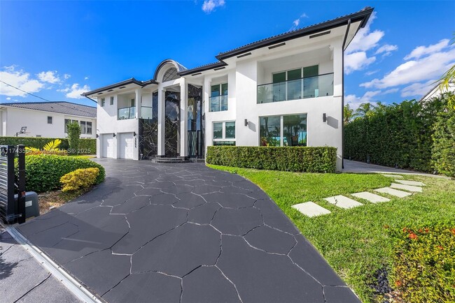 Photo - 3251 NE 164th St