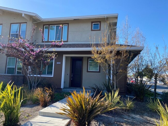 Available soon is the IDEAL TOWNHOUSE for ... - Available soon is the IDEAL TOWNHOUSE for ...