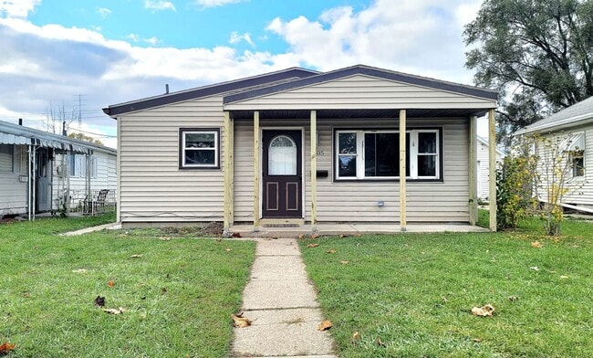 Photo - 805 Reddick St