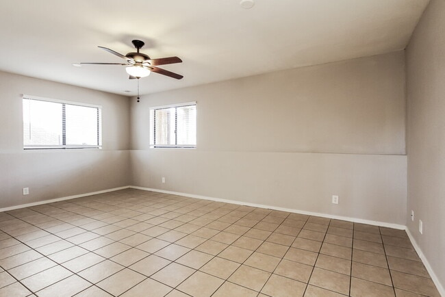 1226 W Seashore Dr