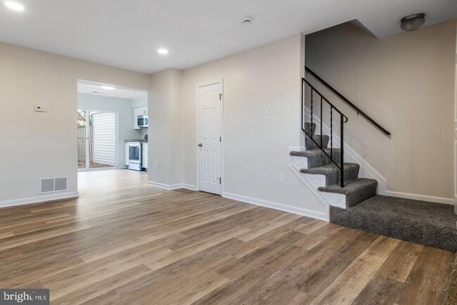 Photo - 494 Arwell Ct