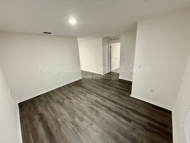 Photo - 313 Marquee Dr