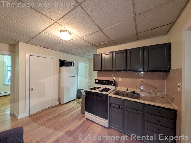 Photo - 379 Windsor St Unit #1