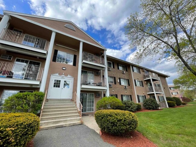 385 Huse Rd Unit 14
