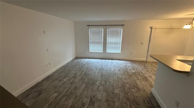 Photo - 2437 Hassonite St