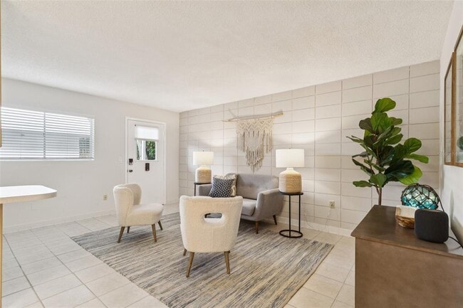 Photo - 320 Lakeview St Unit 110