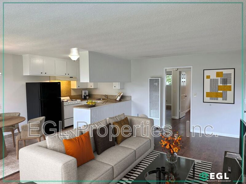 Photo - 14727 Prairie Ave.