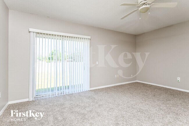 Photo - 702 Cotulla Dr