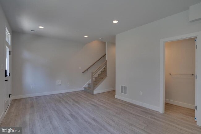 Photo - 5102 Oakmoore Dr