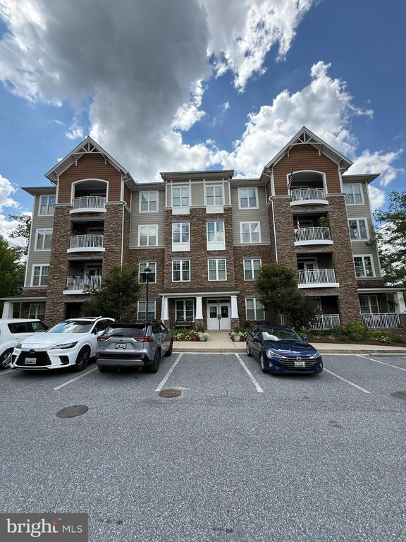 17 Clay Lodge Ln Unit 404