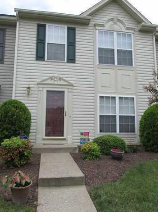 Building Photo - Perfect townhome for rent!