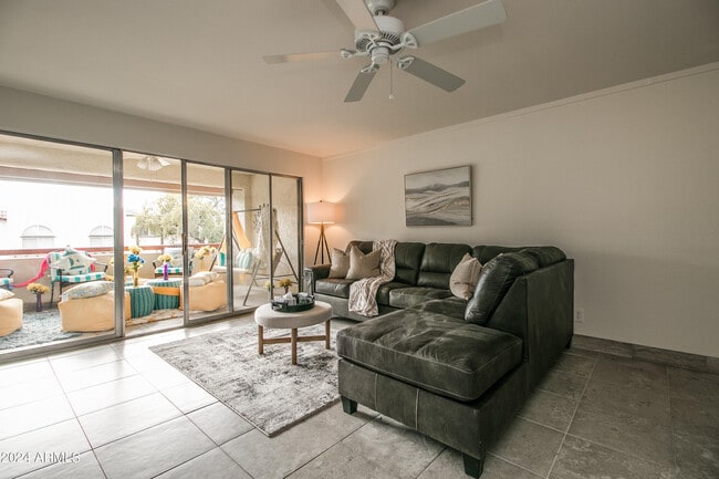 Photo - 7625 E Camelback Rd Unidad 252B