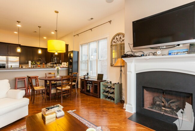 Photo - 2910 N Halsted St Unidad 302