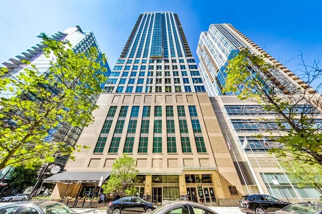 Building Photo - 2 E Erie St Unit 3102 Rental
