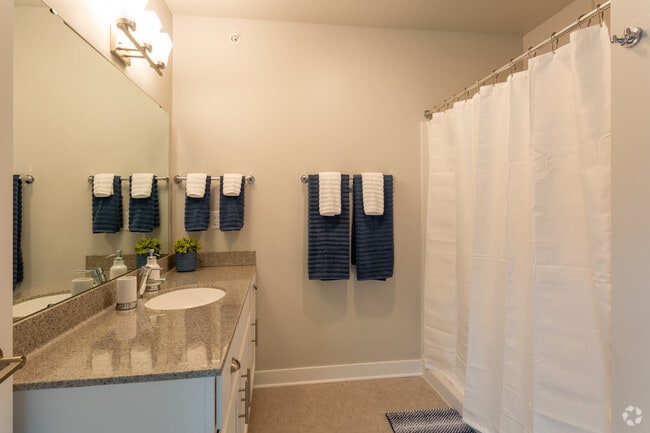 2BR, 2BA