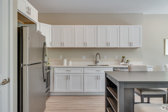 3BR, 3BA - 1.420SF - Parkview Townhomes