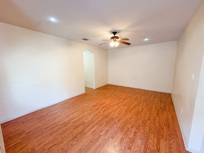 905 Walnut St