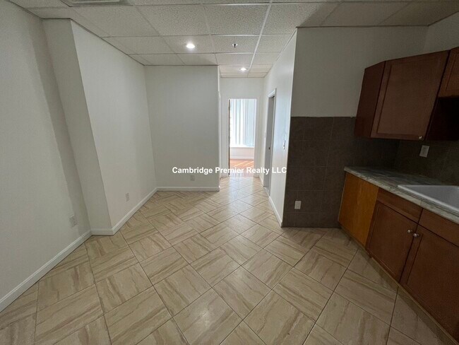 Photo - 72 Kneeland St Unidad 702
