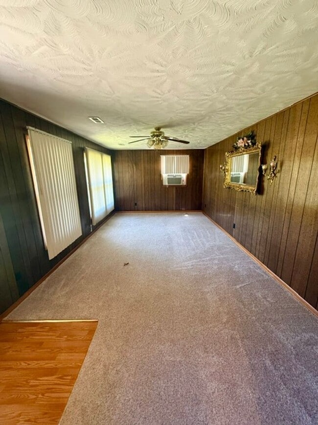 Photo - 2529 McLean Rd