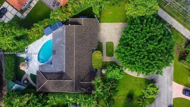 Photo - 1110 NE 100th St