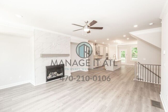 Photo - Elegant 4 bedroom Townhome in Chamblee clo...
