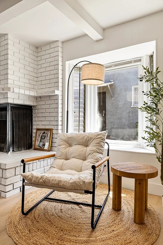 Photo - 619 W Kelso St