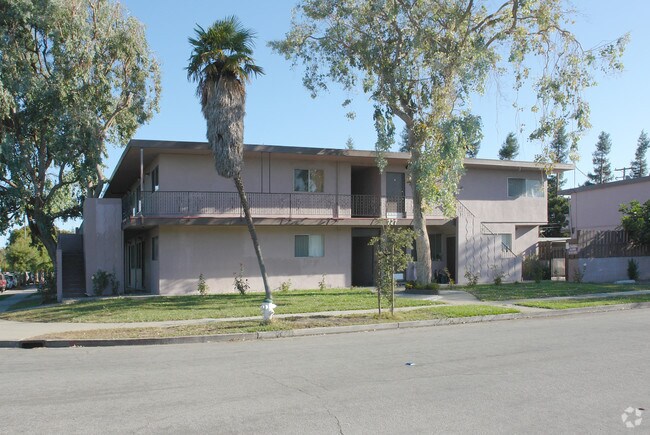 Carmel Plaza Apartments